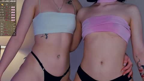 Amalia and Mia online show from February 17, 1:10 pm