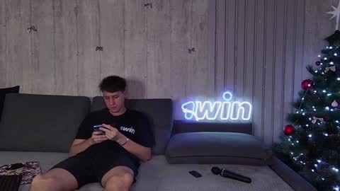 wineandboobs online show from December 25, 3:17 pm