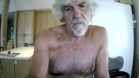 Snapshot of winedog2020 chatting on June 23, 1:20 pm Gundja Man online show from June 23, 1:20 pm