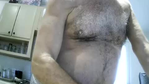 Snapshot of winedog2020 chatting on July 8, 1:37 pm Gundja Man online show from July 8, 1:37 pm