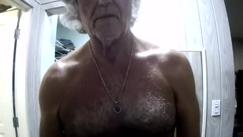 Snapshot of winedog2020 chatting on July 14, 2:27 am Gundja Man online show from July 14, 2:27 am