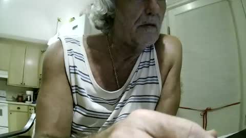 Snapshot of winedog2020 chatting on July 15, 9:36 am Gundja Man online show from July 15, 9:36 am