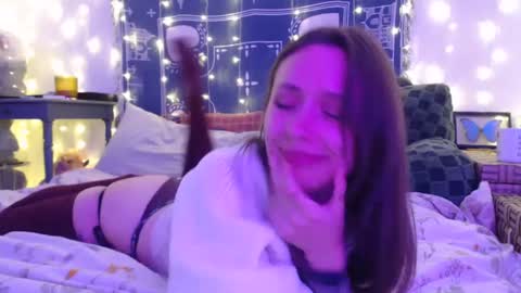 Snapshot of wingardiumleveveosa chatting on December 5, 2:53 am Eevie online show from December 5, 2:53 am