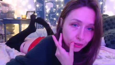 Snapshot of wingardiumleveveosa chatting on December 15, 8:19 am Eevie online show from December 15, 8:19 am