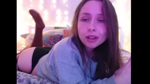 Snapshot of wingardiumleveveosa chatting on January 13, 2:39 am Eevie online show from January 13, 2:39 am