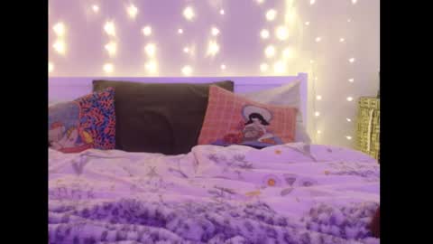 Snapshot of wingardiumleveveosa chatting on January 24, 4:05 am Eevie online show from January 24, 4:05 am