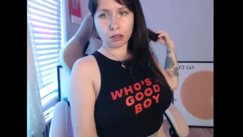 Snapshot of wingardiumleveveosa chatting on September 22, 11:18 pm Eevie online show from September 22, 11:18 pm