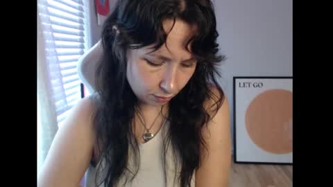 Snapshot of wingardiumleveveosa chatting on September 25, 11:52 pm Eevie online show from September 25, 11:52 pm