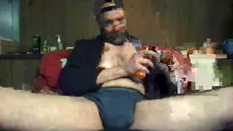 Snapshot of winky_right chatting on May 9, 12:38 am winky_right online show from May 9, 12:38 am