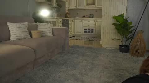Snapshot of winnieriedesel chatting on June 19, 3:00 am Lillian online show from June 19, 3:00 am