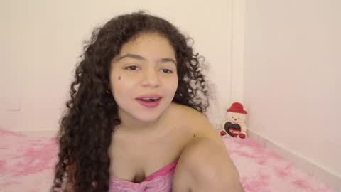  Winnifer Gonzalez  online show from July 6, 3:03 pm