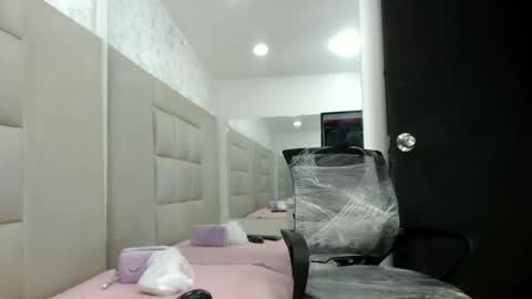 WinnyBarness online show from November 15, 2:09 am