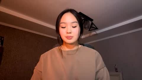 Amina online show from October 22, 3:45 pm