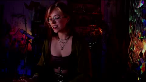 Snapshot of witch_fiona chatting on December 3, 8:06 pm Goddess of two strapons - Mr. long Don Mr. Pinky online show from December 3, 8:06 pm