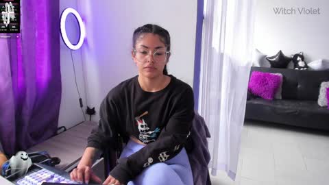     Luna Violeta  A r t i s t  online show from December 21, 4:57 pm