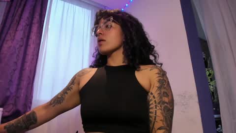     Luna Violeta  A r t i s t  online show from December 27, 10:48 pm