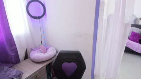     Luna Violeta  A r t i s t  online show from January 4, 8:59 pm