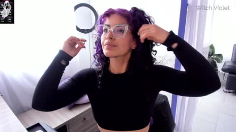     Luna Violeta  A r t i s t  online show from January 31, 9:16 pm