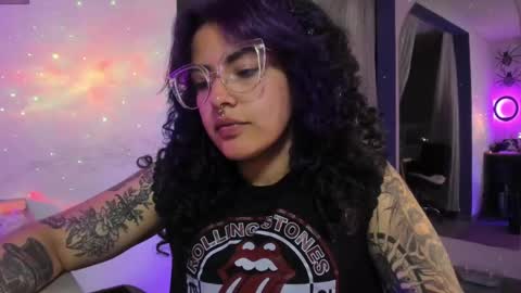     Luna Violeta  A r t i s t  online show from February 27, 11:48 pm