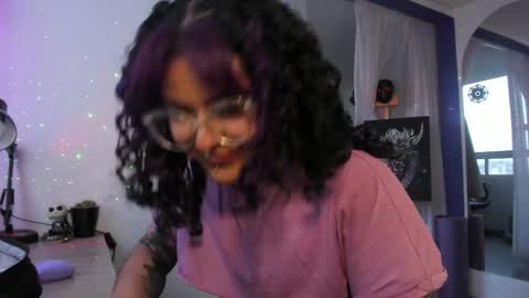     Luna Violeta  A r t i s t  online show from March 3, 10:52 pm