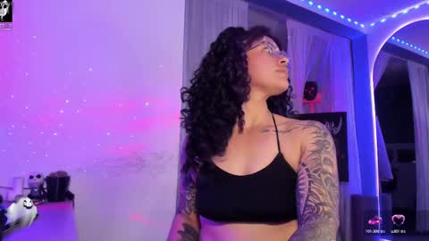     Luna Violeta  A r t i s t  online show from March 4, 1:55 am