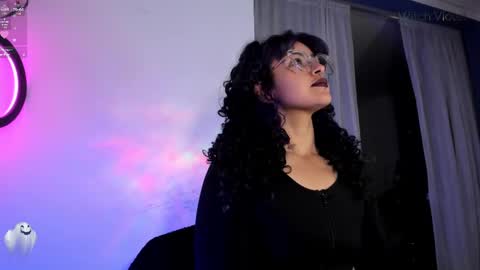     Luna Violeta  A r t i s t  online show from March 10, 11:38 pm