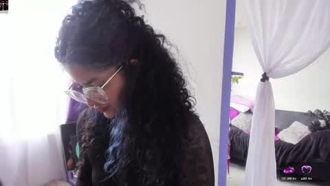     Luna Violeta  A r t i s t  online show from September 21, 7:15 pm