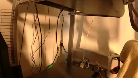 Snapshot of withbothhandsplease chatting on December 18, 8:48 pm Mater online show from December 18, 8:48 pm