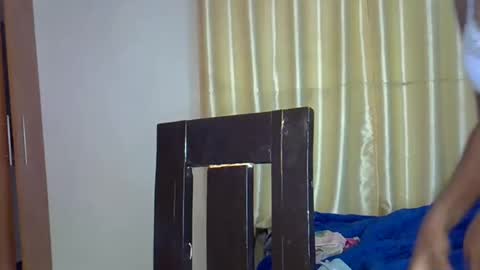 girlie o online show from February 28, 4:10 am