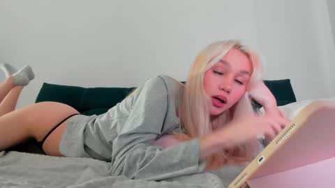 Snapshot of wladilia chatting on September 16, 9:38 pm wladilia online show from September 16, 9:38 pm