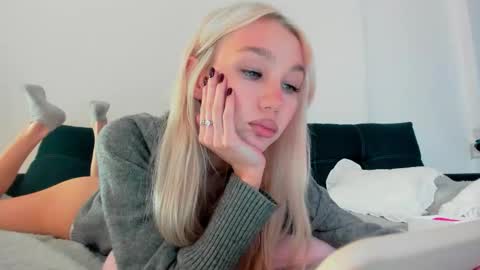 Snapshot of wladilia chatting on September 20, 8:32 pm wladilia online show from September 20, 8:32 pm