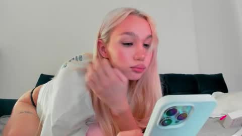 Snapshot of wladilia chatting on September 22, 8:33 pm wladilia online show from September 22, 8:33 pm