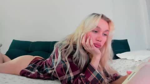 Snapshot of wladilia chatting on November 14, 8:07 pm wladilia online show from November 14, 8:07 pm