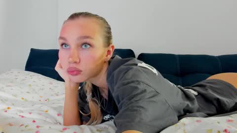 Snapshot of wladilia chatting on November 25, 9:26 pm wladilia online show from November 25, 9:26 pm