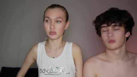 wladilia online show from December 18, 6:03 pm