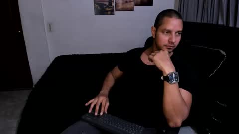 Magnus Dark independent model online show from November 22, 4:11 am