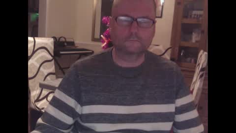 Snapshot of wobble444 chatting on June 2, 10:12 pm wobble444 online show from June 2, 10:12 pm