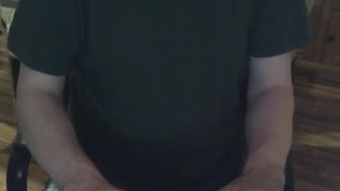 Snapshot of wobble444 chatting on June 20, 1:41 am wobble444 online show from June 20, 1:41 am