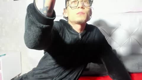 wolf_austin online show from June 29, 1:56 am