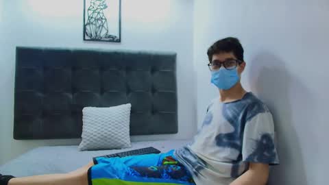  W O L F  online show from February 11, 2:24 pm