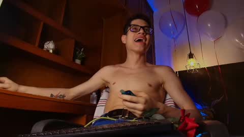  W O L F  online show from September 19, 12:28 pm