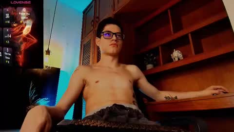  W O L F  online show from October 4, 11:41 am