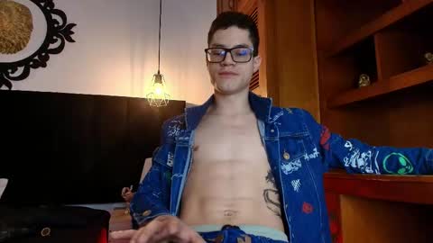  W O L F  online show from April 13, 11:27 am