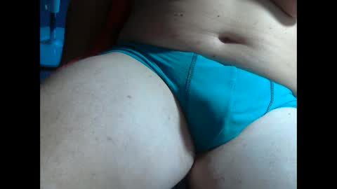 Snapshot of wolfoerl chatting on October 19, 12:50 pm wolfoerl online show from October 19, 12:50 pm