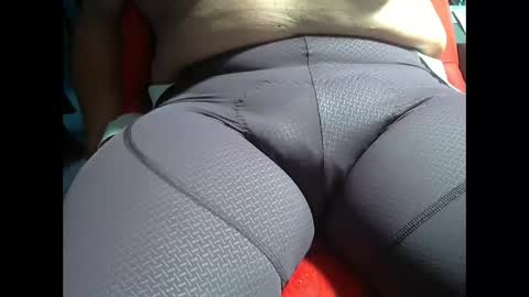 Snapshot of wolfoerl chatting on October 21, 3:02 pm wolfoerl online show from October 21, 3:02 pm