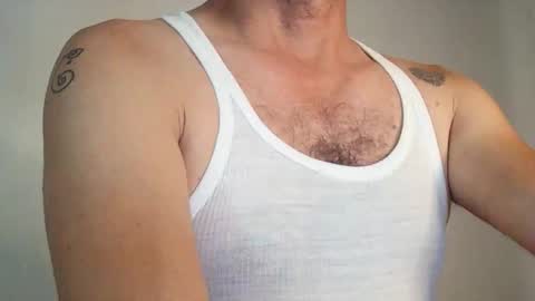 Snapshot of wolfofsea chatting on October 31, 10:55 pm Luis online show from October 31, 10:55 pm