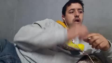 Snapshot of wolfrot chatting on January 20, 1:39 am wolf boy online show from January 20, 1:39 am