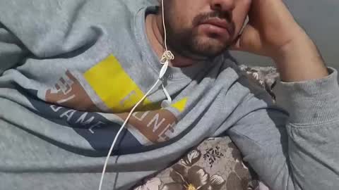 Snapshot of wolfrot chatting on February 2, 2:38 am wolf boy online show from February 2, 2:38 am