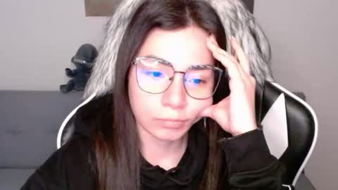 Alex online show from November 5, 3:39 am