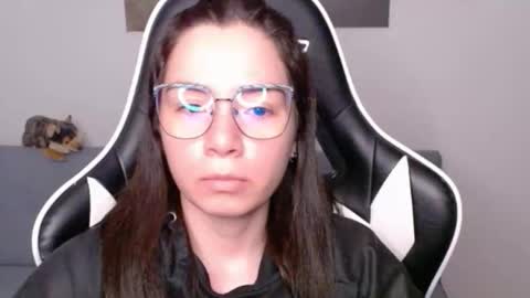 Snapshot of wolfs_daughter chatting on May 6, 1:25 am Alex online show from May 6, 1:25 am